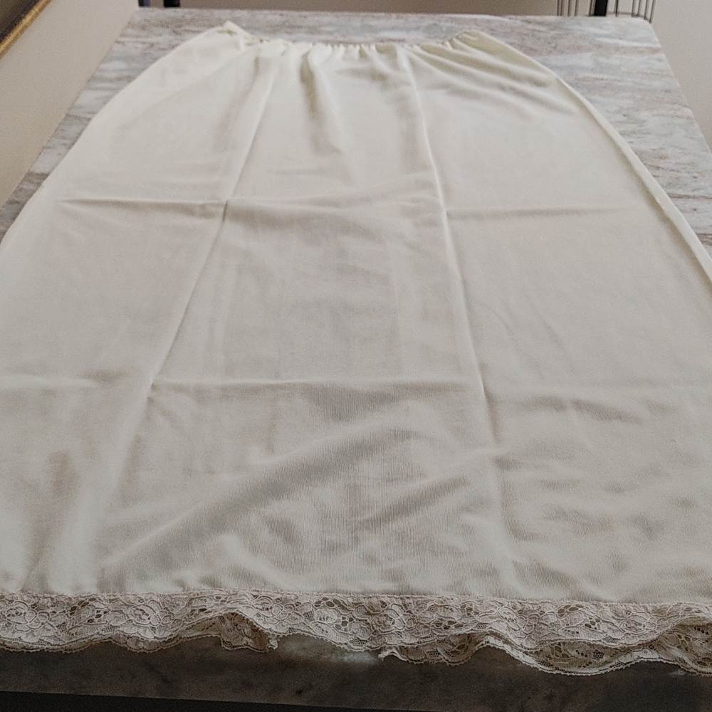 Vintage Long Straight Half Slip with Slit - Picture 4 of 7